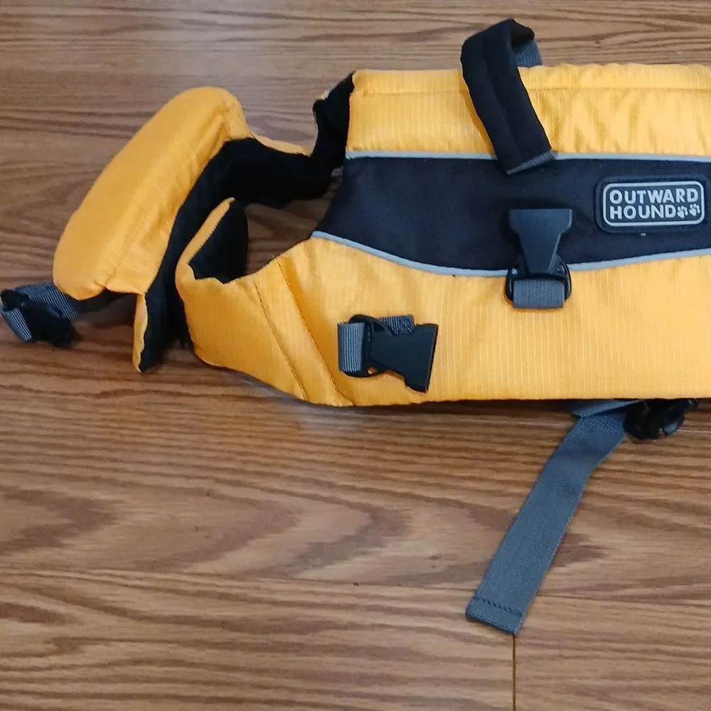 Outward Hound Granby  Life Jacket for Dogs Sz M 30-55lbs Girth 21-27